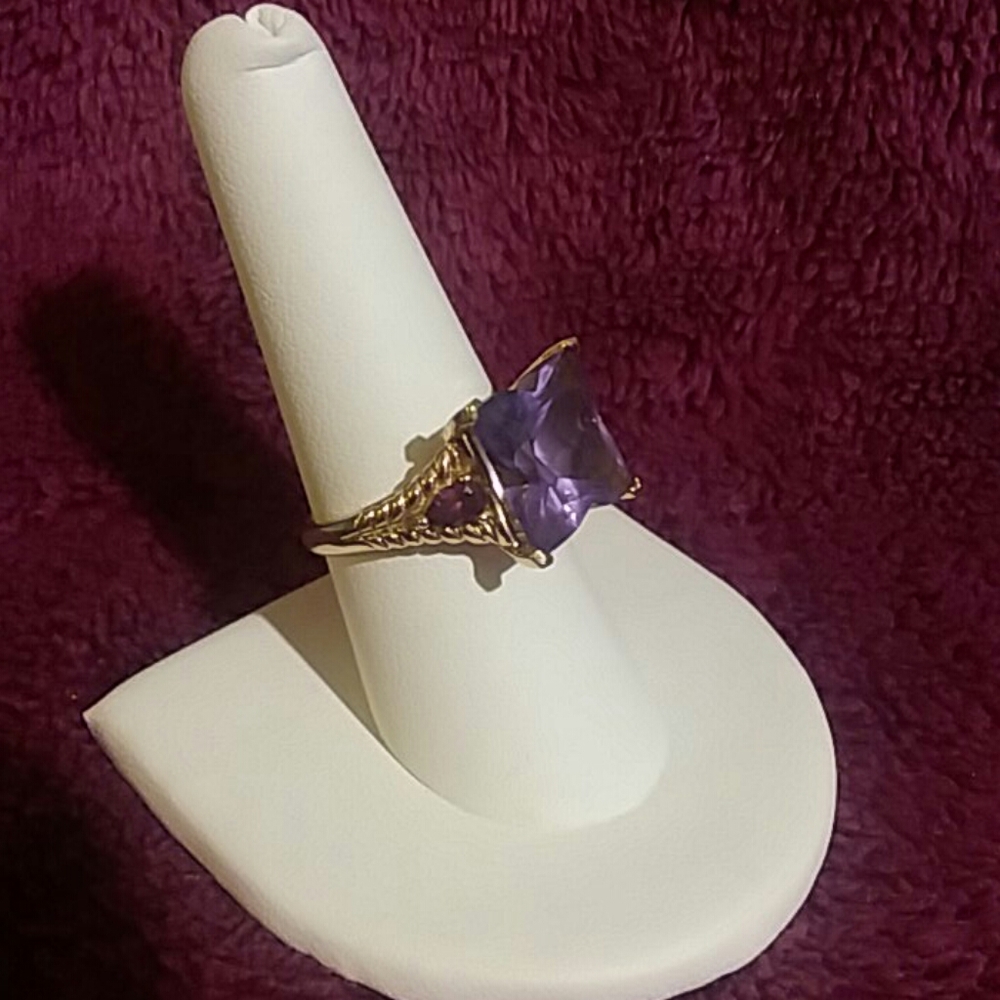 14k Yellow Gold Amethyst and Garnet ring